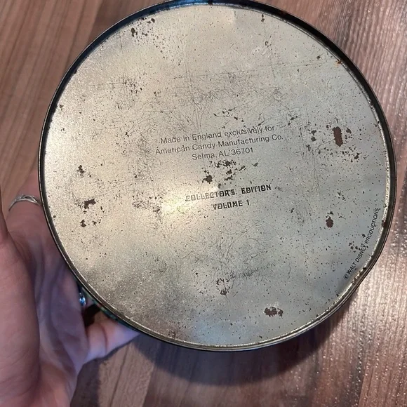 Vintage Merry Christmas Disney Mickey Mouse and Friends Candy Tin England - Picture 7 of 7